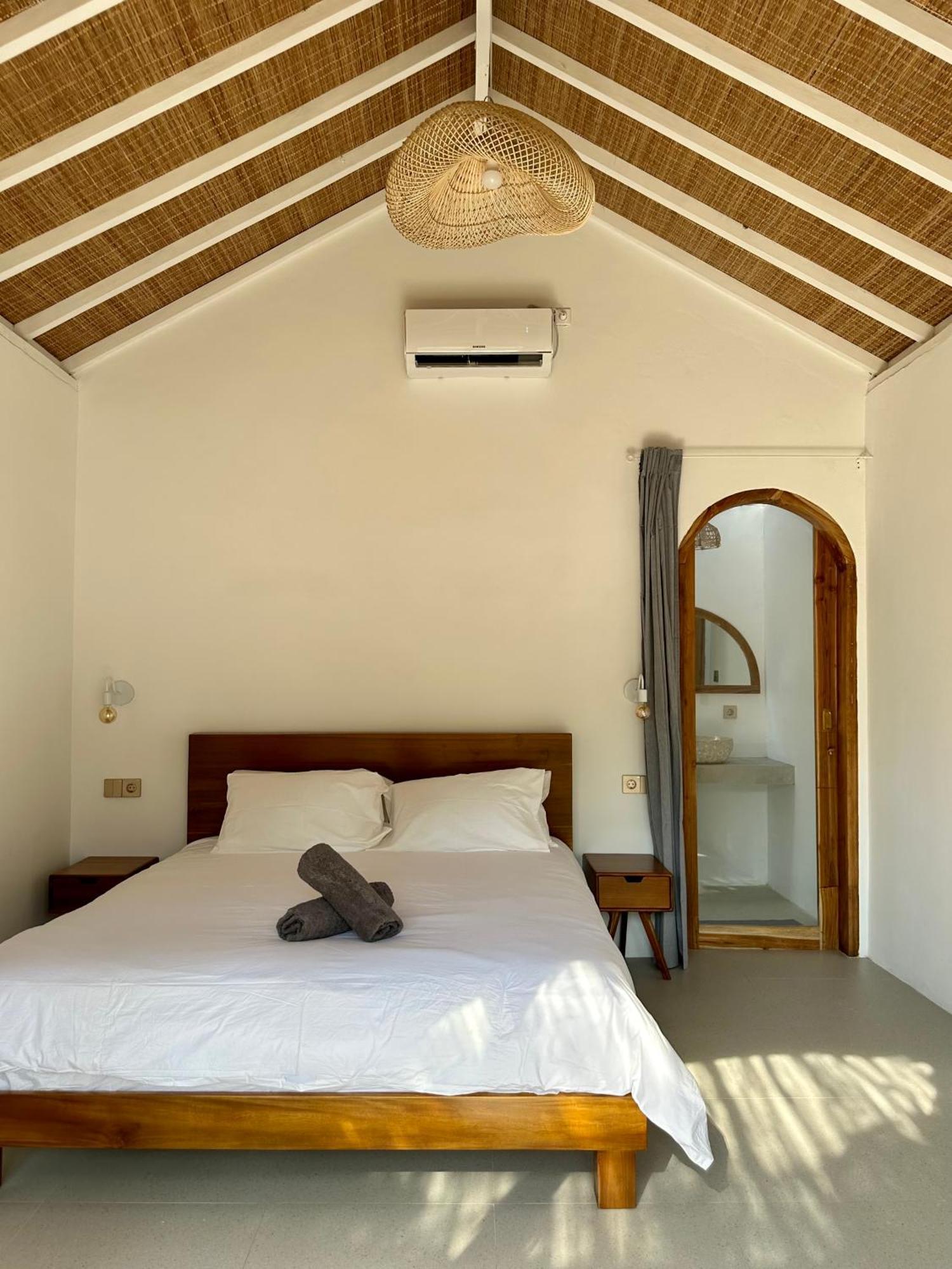 Rumah Canaria Bungalow Gili Trawangan Exterior photo